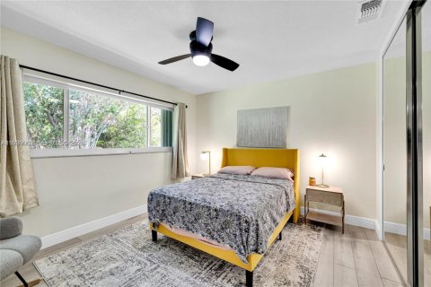 House in Tamarac, Florida 4 bedrooms, 222.22 sq.m. № 1996780 - photo 28