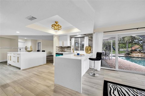 House in Tamarac, Florida 4 bedrooms, 222.22 sq.m. № 1996780 - photo 25