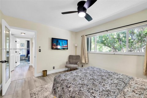 House in Tamarac, Florida 4 bedrooms, 222.22 sq.m. № 1996780 - photo 29