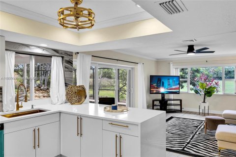 House in Tamarac, Florida 4 bedrooms, 222.22 sq.m. № 1996780 - photo 24