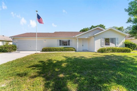 House in Dunnellon, Florida 2 bedrooms, 153.66 sq.m. № 2141509