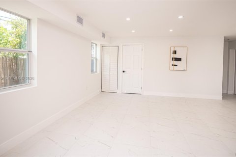 Villa ou maison à vendre à Miami Gardens, Floride: 4 chambres, 257.53 m2 № 2086925 - photo 15