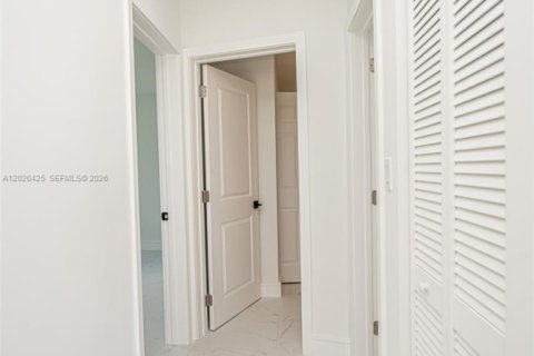 Villa ou maison à vendre à Miami Gardens, Floride: 4 chambres, 257.53 m2 № 2086925 - photo 12