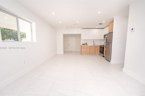 Villa ou maison à vendre à Miami Gardens, Floride: 4 chambres, 257.53 m2 № 2086925 - photo 10