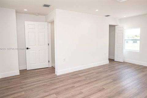 Villa ou maison à vendre à Miami Gardens, Floride: 4 chambres, 257.53 m2 № 2086925 - photo 23
