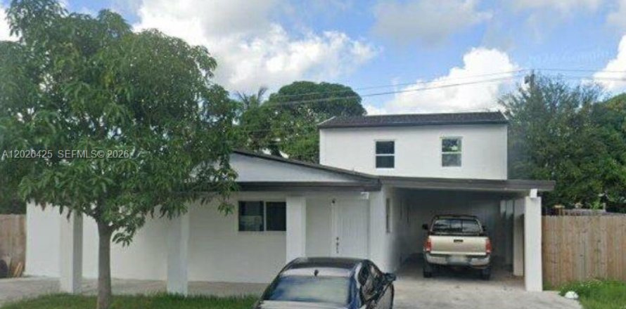 Villa ou maison à Miami Gardens, Floride 4 chambres, 257.53 m2 № 2086925