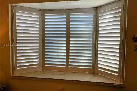 Touwnhouse à vendre à Miami, Floride: 2 chambres, 107.02 m2 № 1970889 - photo 7