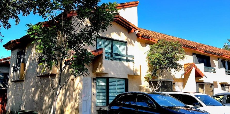 Touwnhouse à Miami, Floride 2 chambres, 107.02 m2 № 1970889