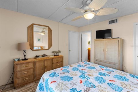 Condo in Ormond Beach, Florida, 2 bedrooms  № 1003308 - photo 18