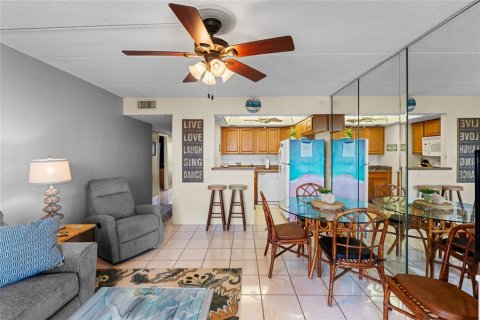 Condo in Ormond Beach, Florida, 2 bedrooms  № 1003308 - photo 24