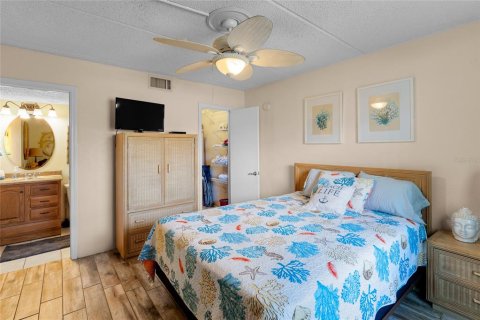 Condo in Ormond Beach, Florida, 2 bedrooms  № 1003308 - photo 17
