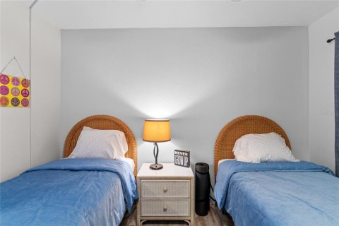 Condo in Ormond Beach, Florida, 2 bedrooms  № 1003308 - photo 13