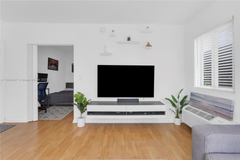 Купить кондоминиум в Майами-Бич, Флорида 1 спальня, 37.16м2, № 1946971 - фото 7