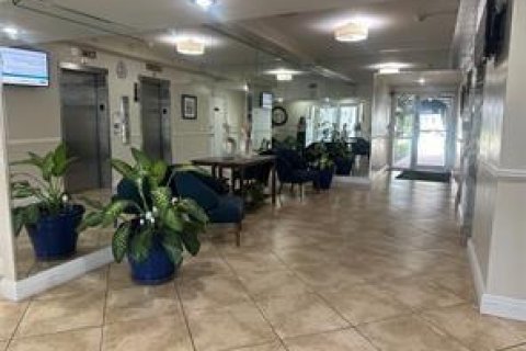 Condominio en North Miami, Florida, 2 dormitorios  № 2241548