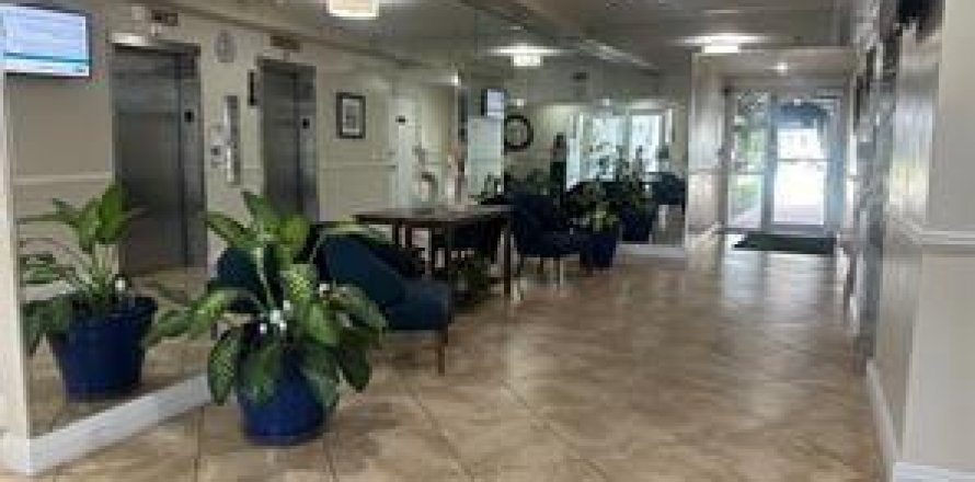 Condominio en North Miami, Florida, 2 dormitorios № 2241548