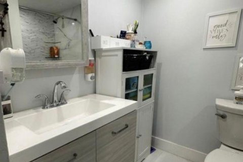 Condominio en venta en North Miami, Florida, 2 dormitorios, 83.98 m2 № 2241548 - foto 11
