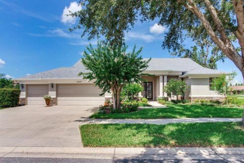 Casa en venta en Brandon, Florida, 5 dormitorios, 324.69 m2 № 1797898 - foto 1