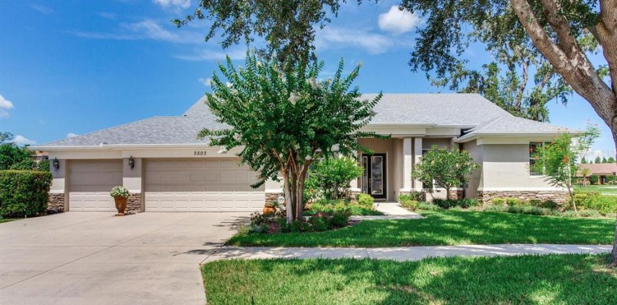 Casa en Brandon, Florida 5 dormitorios, 324.69 m2 № 1797898
