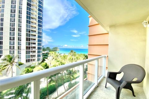 Hotel in Sunny Isles Beach, Florida 33.44 sq.m. № 1763724 - photo 4