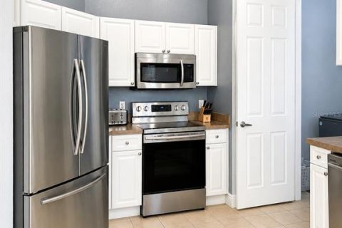 Condo in Davenport, Florida, 2 bedrooms  № 2220654 - photo 3