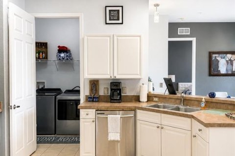 Condo in Davenport, Florida, 2 bedrooms  № 2220654 - photo 4