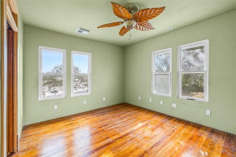 House in Tarpon Springs, Florida 4 bedrooms, 319.68 sq.m. № 1540178 - photo 19