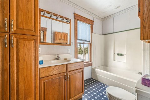 House in Tarpon Springs, Florida 4 bedrooms, 319.68 sq.m. № 1540178 - photo 23
