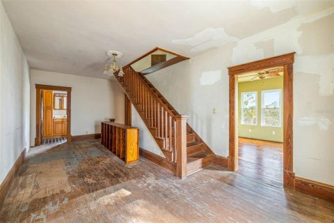 House in Tarpon Springs, Florida 4 bedrooms, 319.68 sq.m. № 1540178 - photo 18