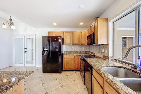 Villa ou maison à vendre à Poinciana, Floride: 4 chambres, 172.43 m2 № 1529178 - photo 5