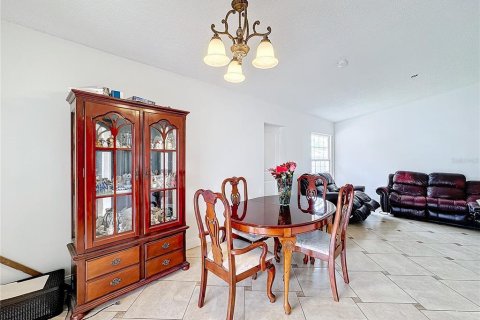 Villa ou maison à vendre à Poinciana, Floride: 4 chambres, 172.43 m2 № 1529178 - photo 9