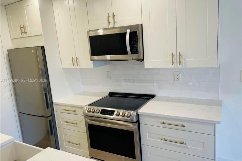 Copropriété à louer à Fort Lauderdale, Floride: 2 chambres, 78.97 m2 № 2051438 - photo 2