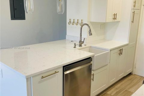 Copropriété à louer à Fort Lauderdale, Floride: 2 chambres, 78.97 m2 № 2051438 - photo 3