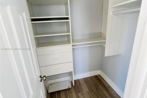 Copropriété à louer à Fort Lauderdale, Floride: 2 chambres, 78.97 m2 № 2051438 - photo 12