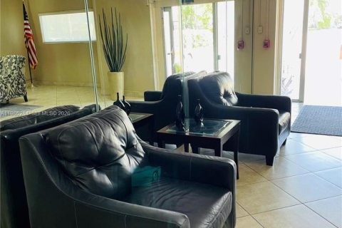 Copropriété à louer à Fort Lauderdale, Floride: 2 chambres, 78.97 m2 № 2051438 - photo 21