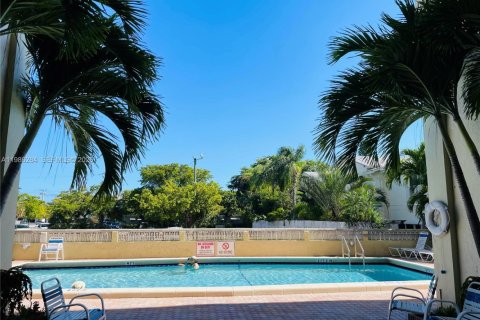 Copropriété à louer à Fort Lauderdale, Floride: 2 chambres, 78.97 m2 № 2051438 - photo 18