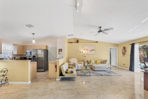 House in Sarasota, Florida 3 bedrooms, 116.41 sq.m. № 1786305 - photo 16