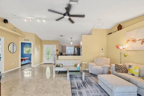 House in Sarasota, Florida 3 bedrooms, 116.41 sq.m. № 1786305 - photo 15