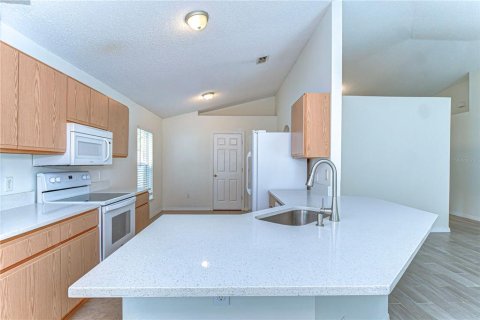 Casa en alquiler en Tampa, Florida, 3 dormitorios, 174.1 m2 № 2199949 - foto 16