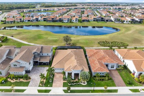 Casa en venta en Orlando, Florida, 4 dormitorios, 294.5 m2 № 1886171 - foto 1