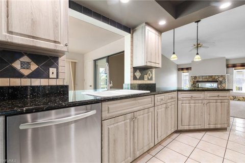 Casa en venta en Cape Coral, Florida, 3 dormitorios, 189.61 m2 № 1719726 - foto 14