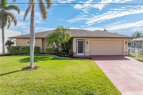 Casa en venta en Cape Coral, Florida, 3 dormitorios, 189.61 m2 № 1719726 - foto 5