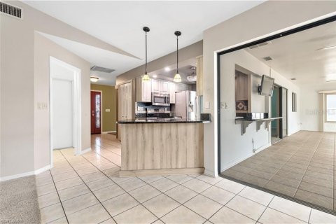 Casa en venta en Cape Coral, Florida, 3 dormitorios, 189.61 m2 № 1719726 - foto 21