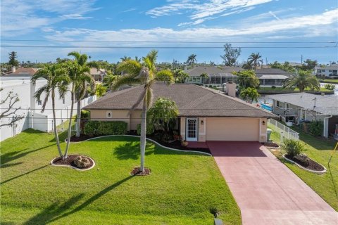 Casa en venta en Cape Coral, Florida, 3 dormitorios, 189.61 m2 № 1719726 - foto 4