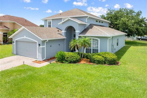 House in Kissimmee, Florida 4 bedrooms, 234.86 sq.m. № 1885166 - photo 1