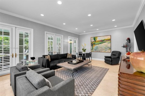 House in Miami, Florida 5 bedrooms, 624.3 sq.m. № 1861676 - photo 14