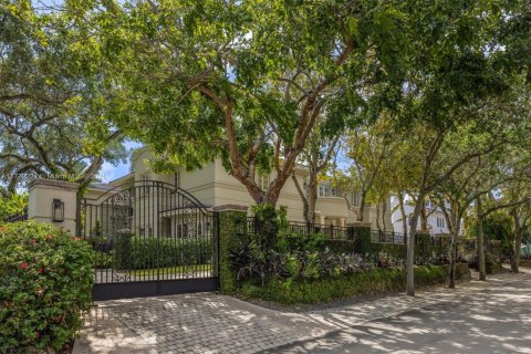 House in Miami, Florida 5 bedrooms, 624.3 sq.m. № 1861676 - photo 23