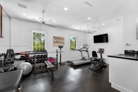 House in Miami, Florida 5 bedrooms, 624.3 sq.m. № 1861676 - photo 19