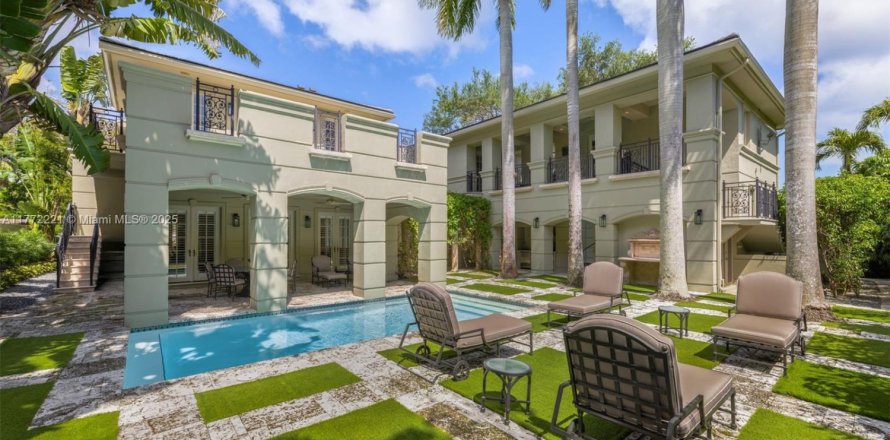 House in Miami, Florida 5 bedrooms, 624.3 sq.m. № 1861676