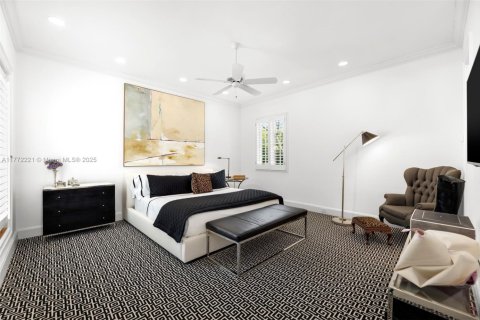 House in Miami, Florida 5 bedrooms, 624.3 sq.m. № 1861676 - photo 18