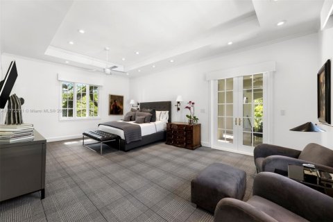House in Miami, Florida 5 bedrooms, 624.3 sq.m. № 1861676 - photo 17